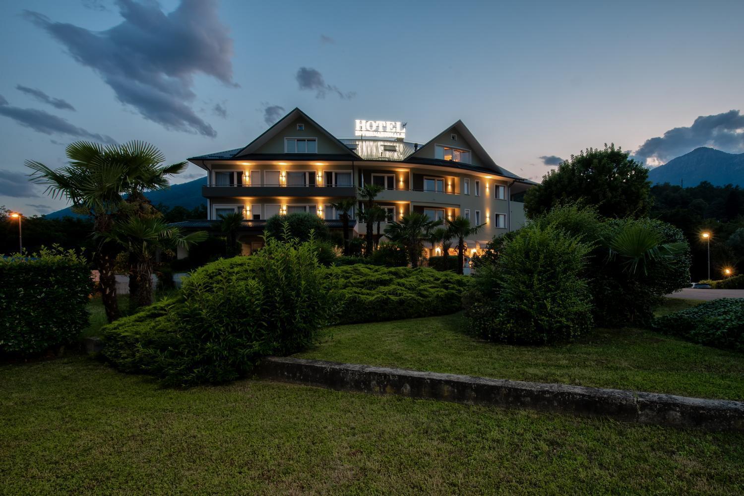 Hotel Internazionale Домодосола Екстериор снимка