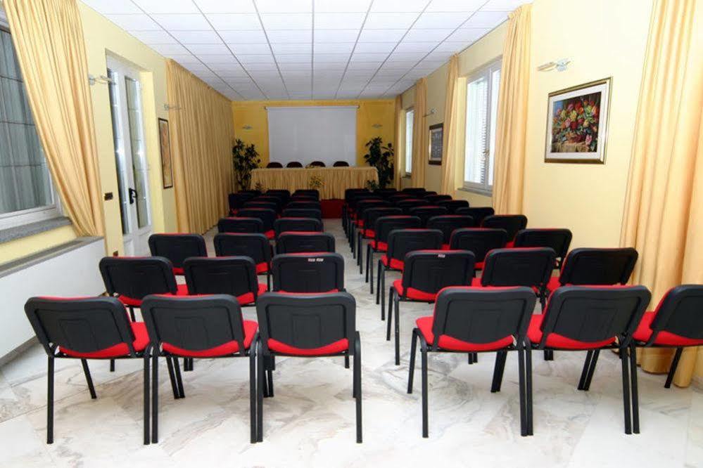 Hotel Internazionale Домодосола Екстериор снимка
